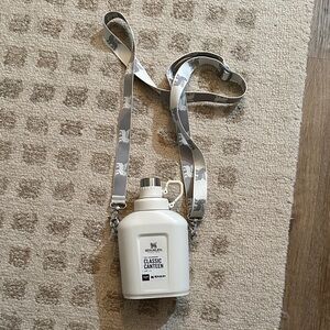 Brand New Stanley White Classic Canteen with Gray Strap